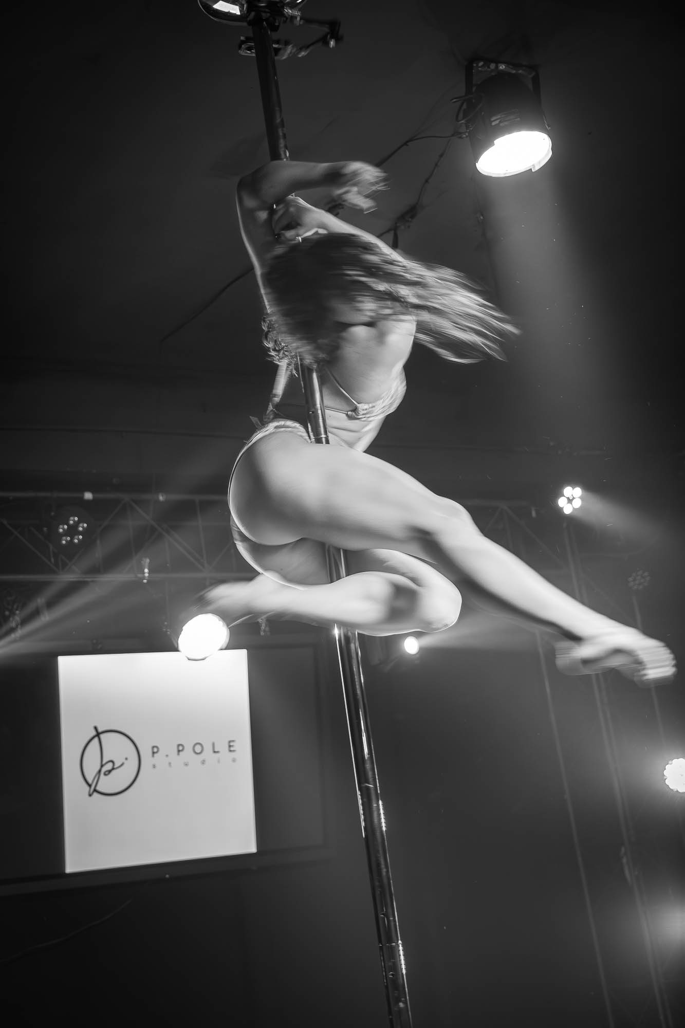 Pole dance